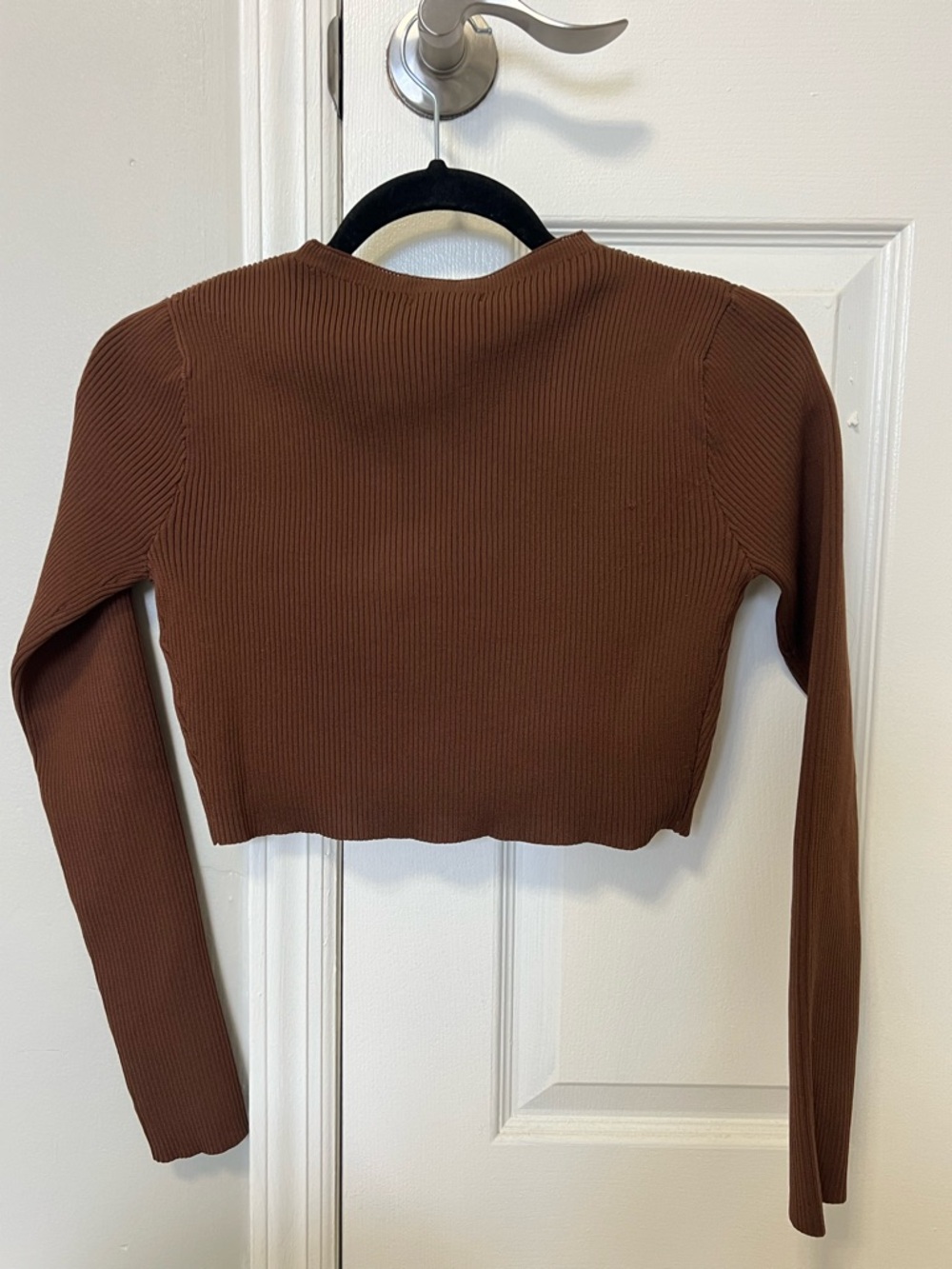 PrettyLittleThing Ribbed V-Neck Crop Cardigan - Brown - Picture 4 of 4